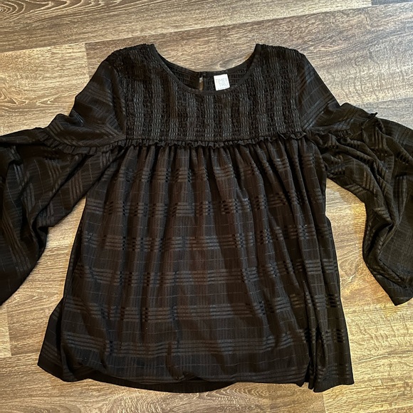 TIME AND TRU BLACK PEASANT RUFFLE TOP WITH BELL SLEEVES | LARGE - Picture 5 of 6